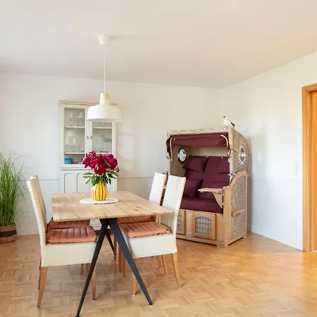 Moewe Mit Viel Freiraum, Ruhig Gelegen Im Alten Ortskern Apartman