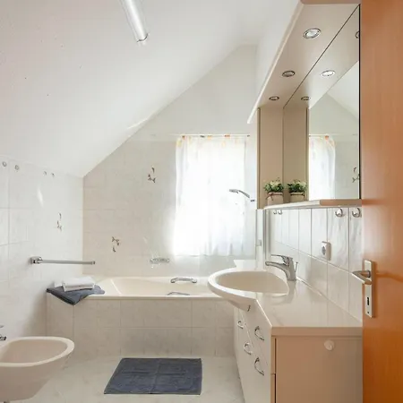Moewe Mit Viel Freiraum, Ruhig Gelegen Im Alten Ortskern Apartman *