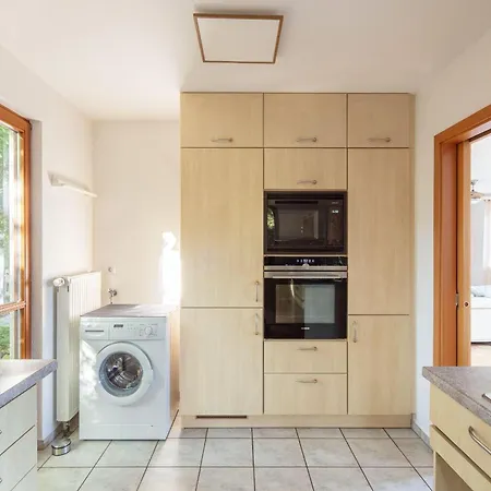 Moewe Mit Viel Freiraum, Ruhig Gelegen Im Alten Ortskern Apartman